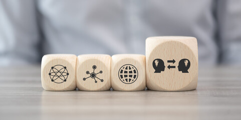 算汽车的油耗是拿油钱除以公里数还是拿公里数除以油钱？