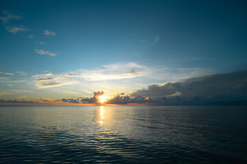 解放J6L一26o汽车是多少马力